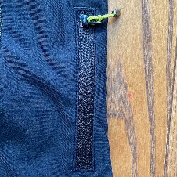 Lululemon short - Picture 3 of 6